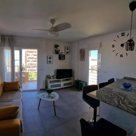 Acogedor,apartamento.piscina, Vistas, Terraza *